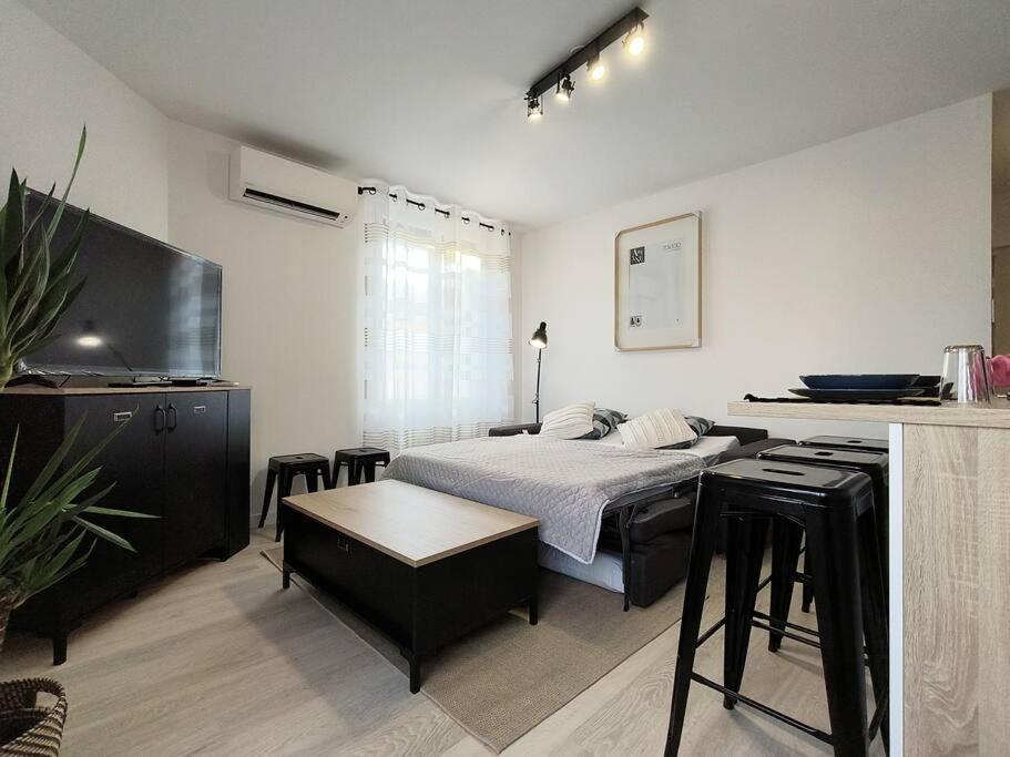 Stalingrad Arles Centre Apartment Exterior photo